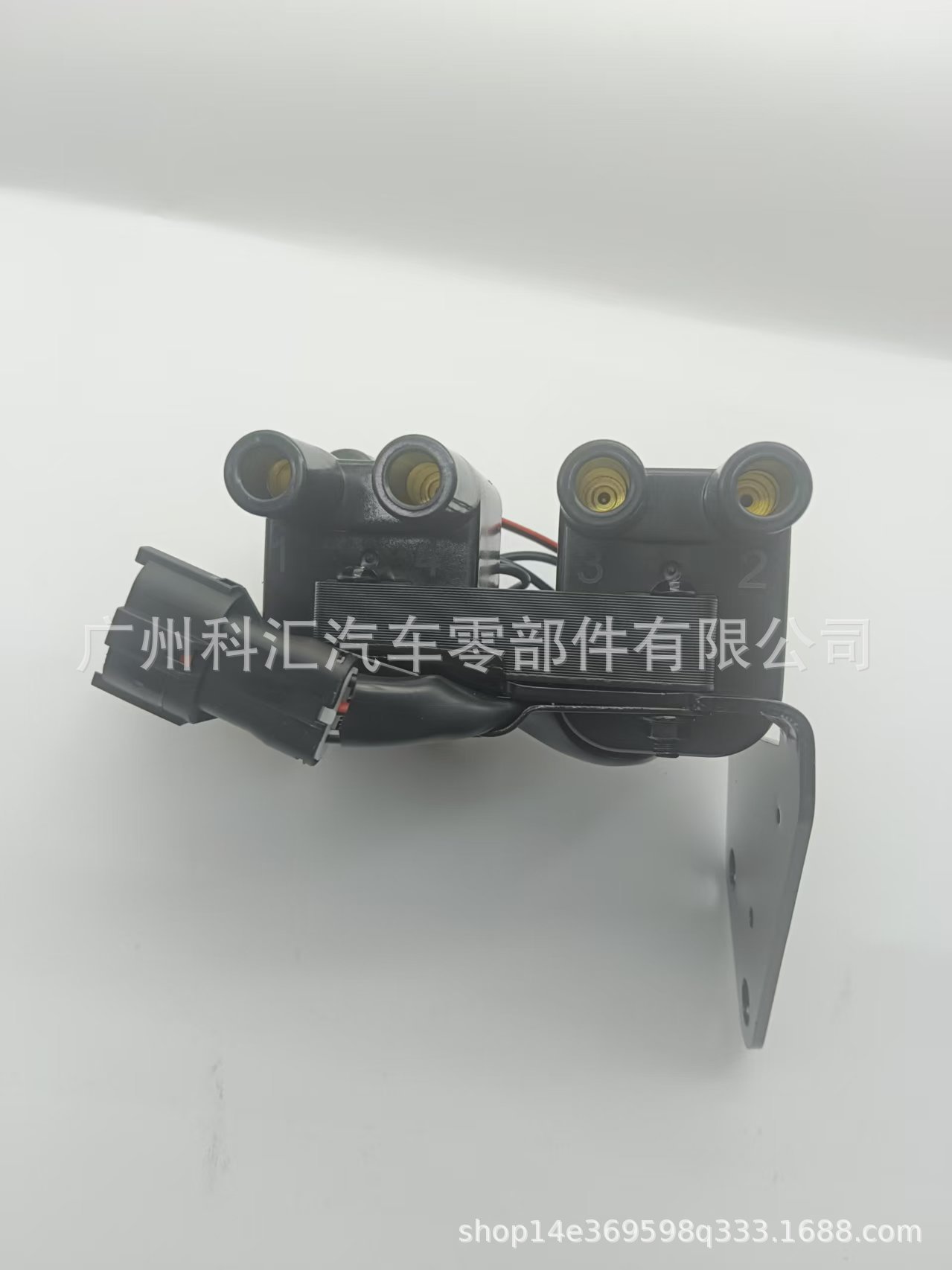 Suitable for Hyundai Accent hatchback ignition coil UF243 2730126080 27301-26080