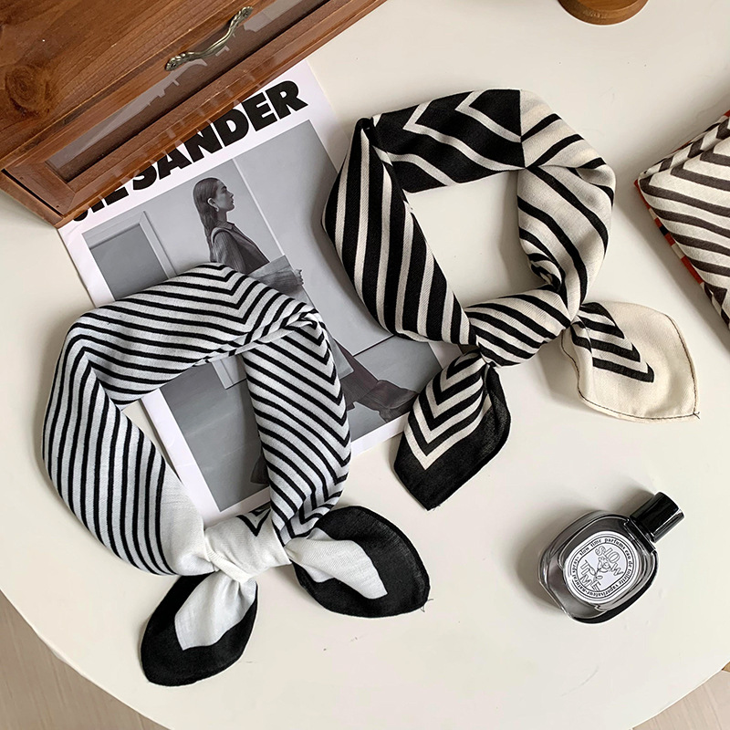 Bufandas de seda cuadrada alta sensación 2025 nueva seda de moda temperamento bufandas de cuello bufandas de seda rayas bufandas al por mayor