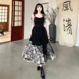 大码森系夏新款玫瑰秘境气质显瘦吊带收腰连衣裙高级感裙女