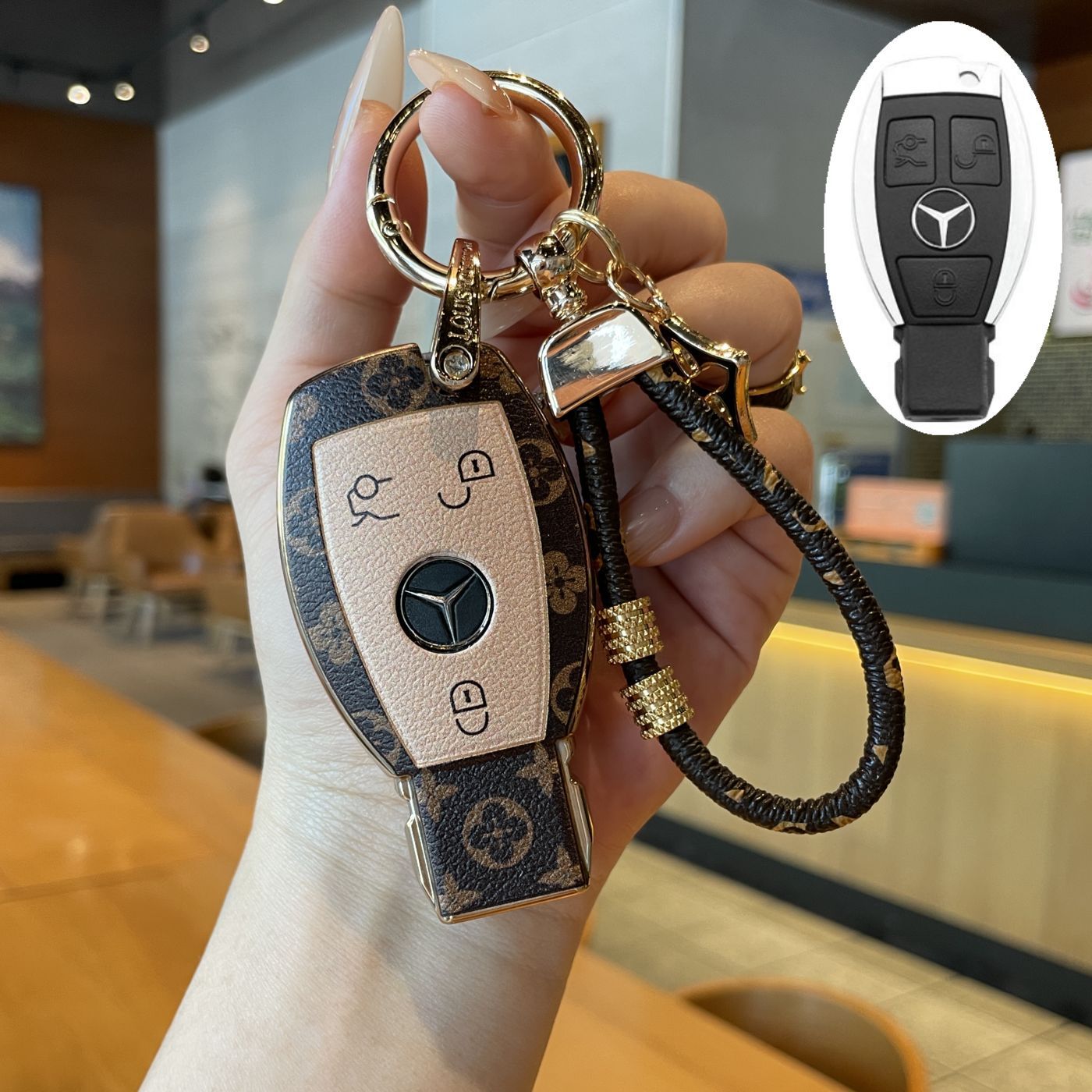 Suitable for Mercedes-Benz Cls Key Cover, High-End C-Class B-Class Full-Cover Cla/Eqb/Eqa Exquisite Buckle Chain Gle/Glc