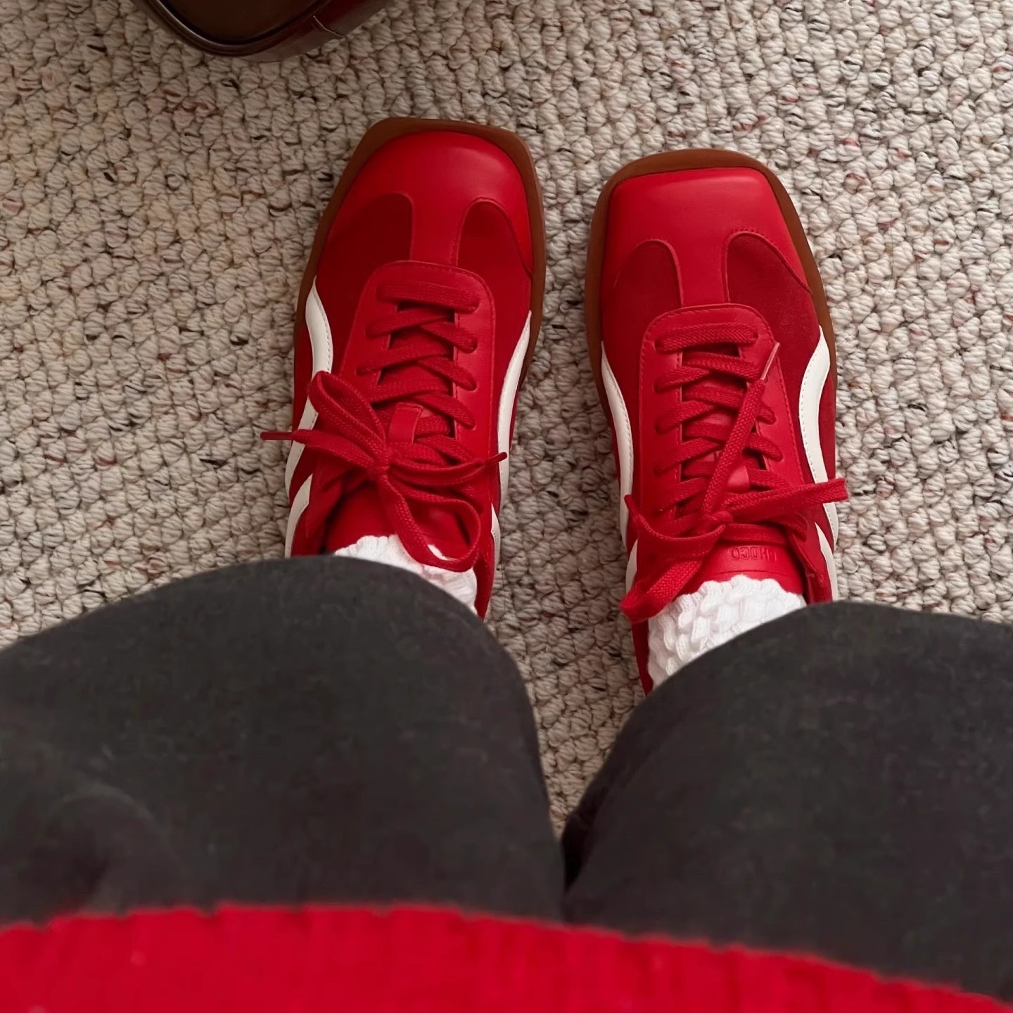 Li Landi mismo estilo choco asimétrico cuadrado redondo cabeza alemana zapatos de entrenamiento mujer 2025 primavera y verano nuevas zapatillas casuales retro