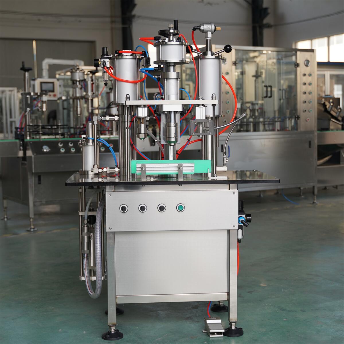 半自动液体灌装机 喷雾罐装生产线厂家  顶针润滑油气雾剂灌装机