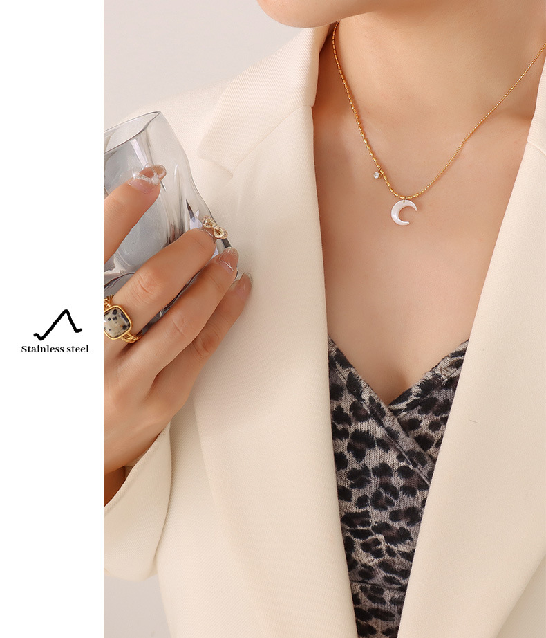 Fashion Geometric Titanium Steel Pendant Necklace Shell Zircon Stainless Steel Necklaces_colorza_2