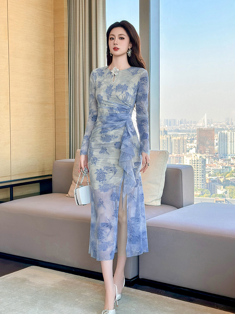 Đầm ôm body nữ cổ tròn họa tiết nhung, tay bèo viền lưới — Màu xanh da trời