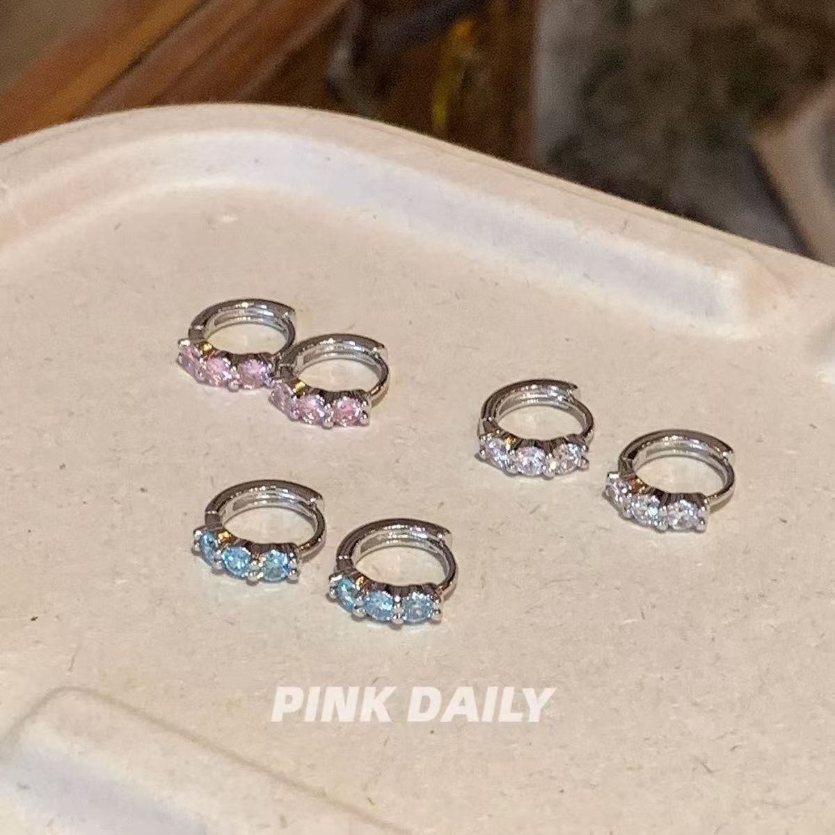 Sophisticated hoop earrings with zircon