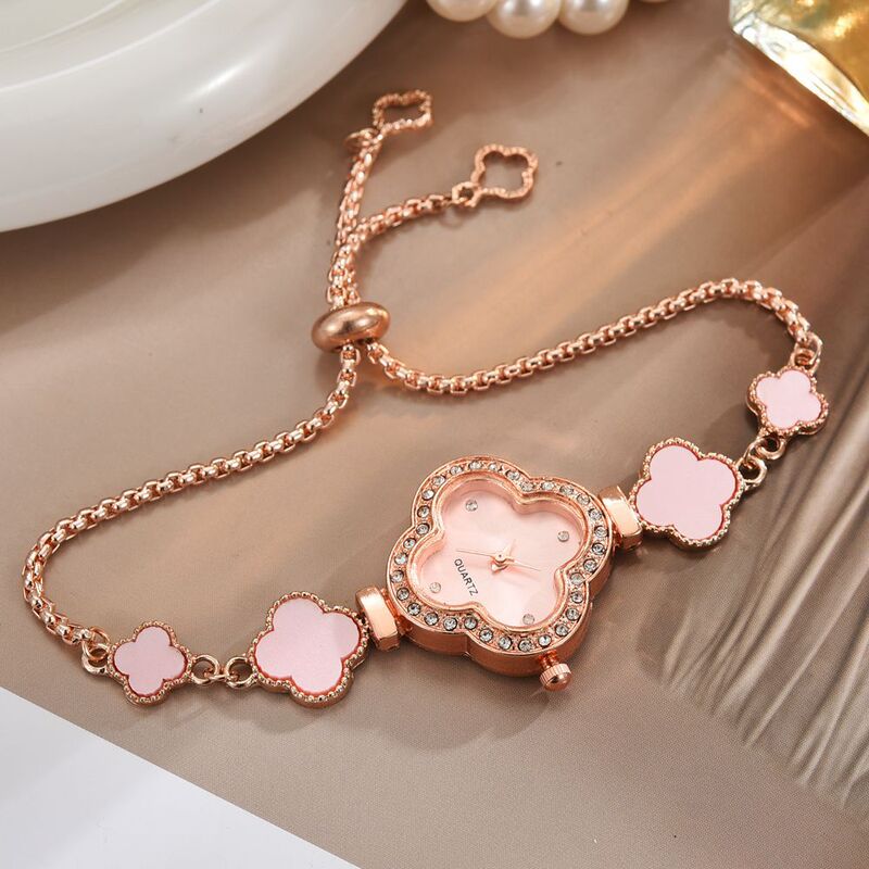 Lazy Pull-Out Four-Leaf Clover Bracelet Watch for Women, Green Diamond-Encrusted Light Luxury Niche High-End Fashion Elegant Exquisite New Style Lazy Pull-Out Four-Leaf Clover Bracelet Watch for Women, Green Diamond-Encrusted Light Luxury Niche High-End Fashion Elegant Exquisite New Style