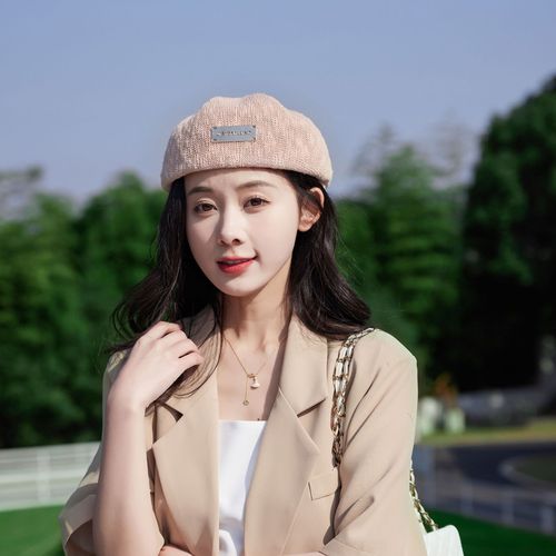 Summer Style Metal Label Cute Beret Hat for Friends' Gatherings, Fashionable and Versatile, Makes Face Look Smaller, Can Be Worn Upside Down as a Fisherman Hat