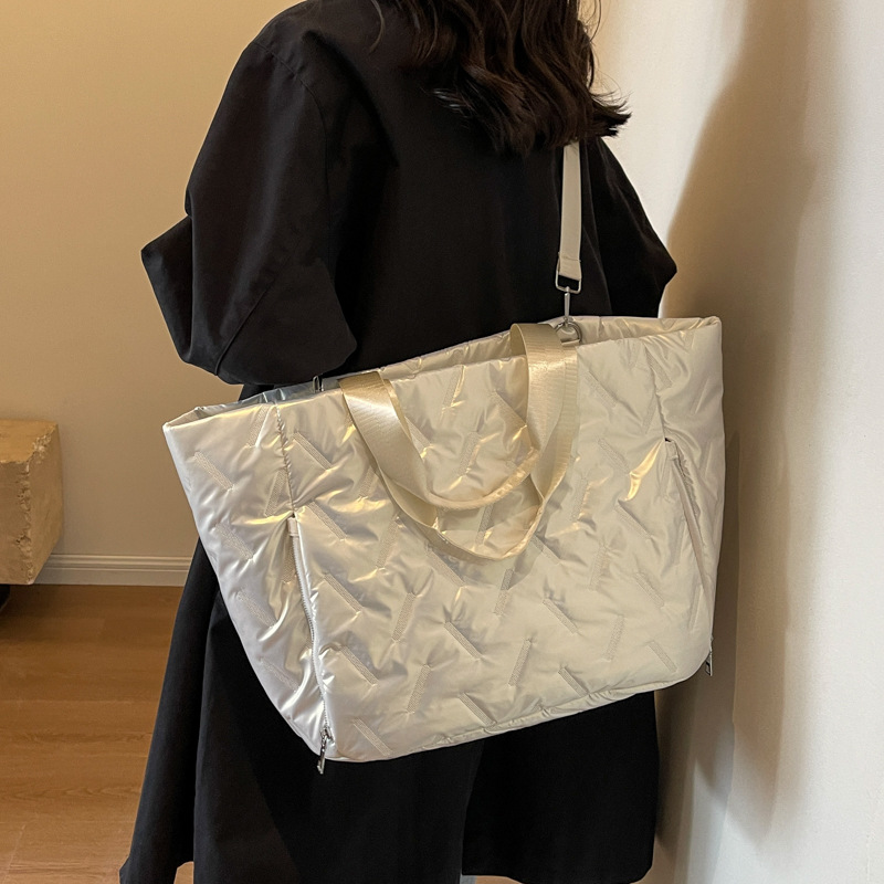 Capacious solid color fashionable cloth