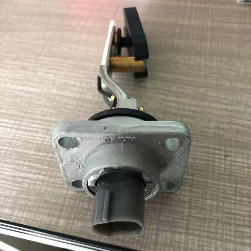 发动机油位传感器2TR  89491-25030 FOR HIACE2005-2014