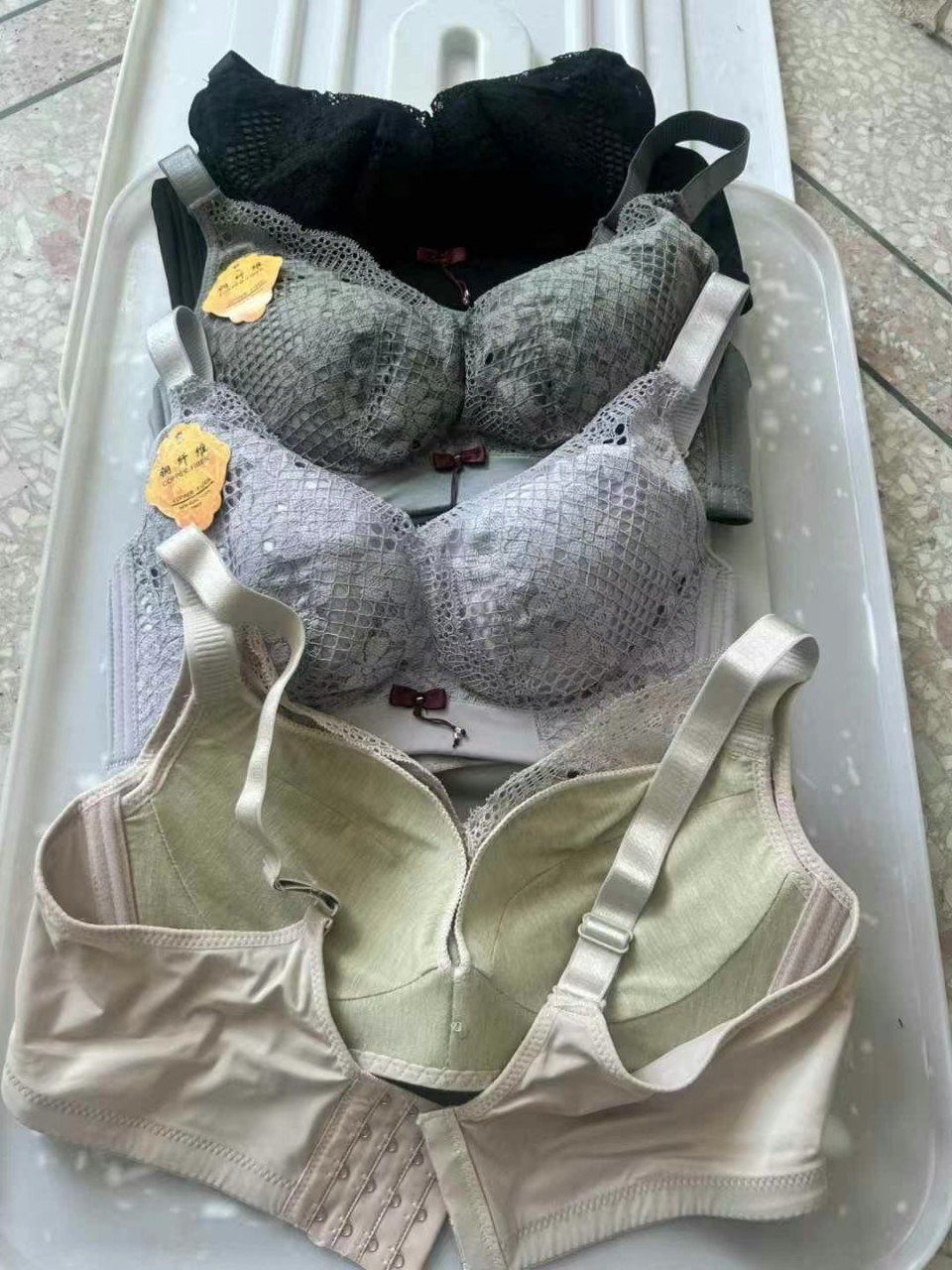 Inventario de productos de cola aire acondicionado agujero taza delgada sujetador transpirable para mujer ropa interior ajustable algodón para bebé