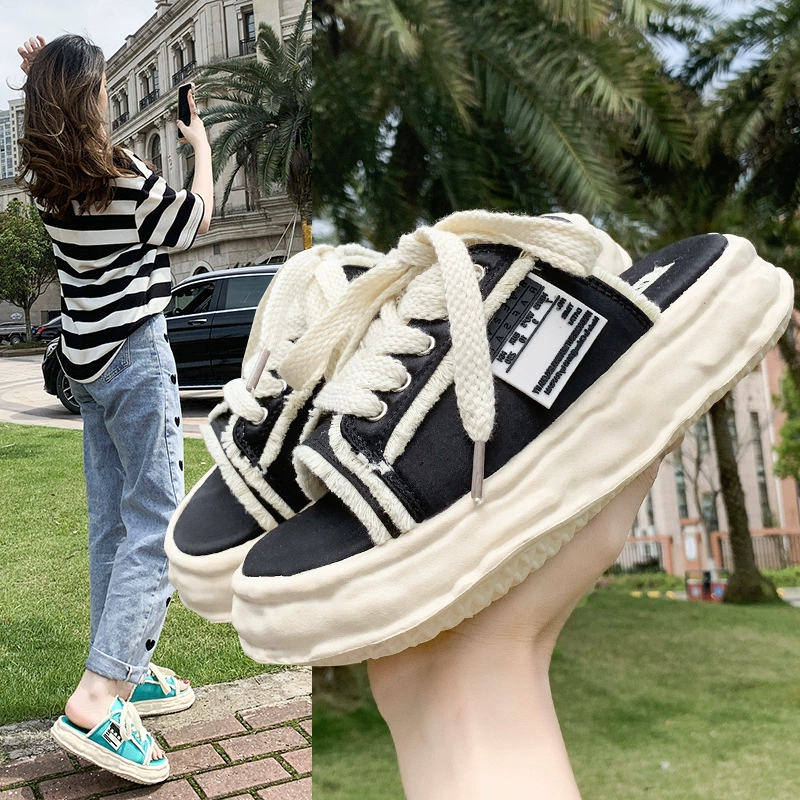 Прохладные тапочки с рыбьим ртом, женские летние новые наряды на толстой подошве, модные Универсальные атласные повседневные парусиновые сандалии на 2023 год