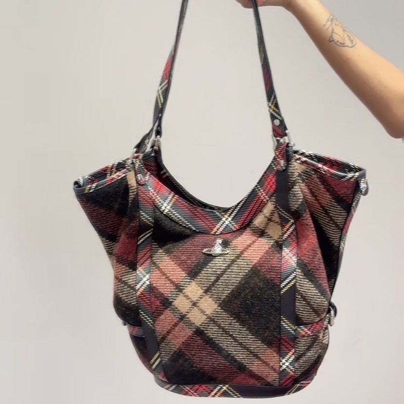 Niche Vivienne Westwood Saturn Vintage Motorcycle Tote Bag, Wanderer Bowling Bag, Crocodile Embossed Underarm Chain Crossbody Bag - Thumbnail 4