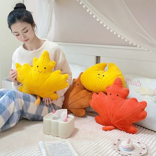 跨境创意银杏枫叶抱枕毛绒玩具公仔树叶玩偶女生包包钥匙扣挂饰布