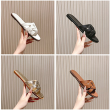 ǧԪ���e����Ƥ����D����ЬŮ�⴩�ļ�2025�_�R������Ƥ��һ����