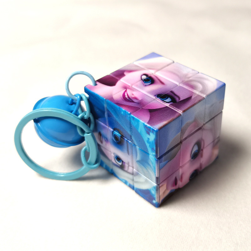 卵の子のパーティーの新型のミニの小さいルービックキューブのキーホルダーは義烏工場のメーカーの卸売りの子供機の子供を掛けます。