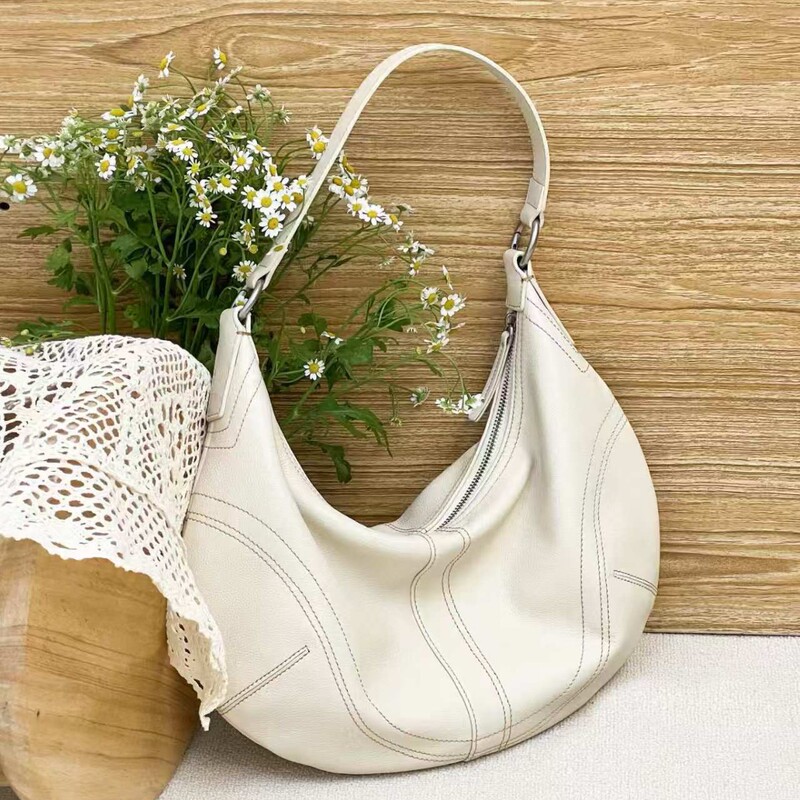 2025 Designer Baseball Underarm Niche Pea-Shaped Fashion Tote Large Capacity Crescent Shoulder Crossbody Bag Handbag 2025 Designer Baseball Underarm Niche Pea-Shaped Fashion Tote Large Capacity Crescent Shoulder Crossbody Bag Handbag