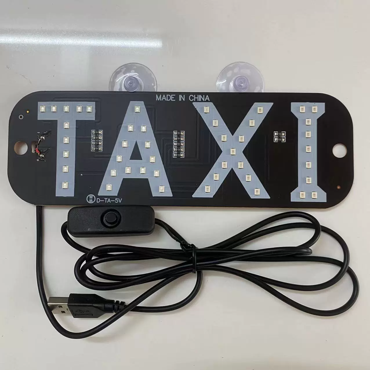 Пустой свет такси, световой знак такси, TAXI, такси, свет такси U-B-E-R.