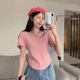 正肩短袖T恤女简约设计感夏季纯欲风不规则方领显瘦甜辣短款上衣