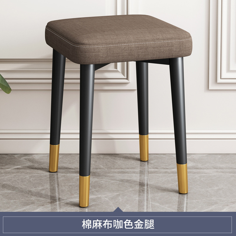 Silla de comedor de lujo ligera nórdica, taburete cuadrado de paquete suave apilable para el hogar, silla de mesa moderna simple, taburete de maquillaje para uñas