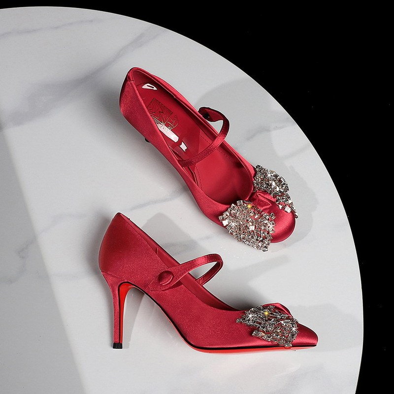 French-style round-toe shoes with rhinestone and large bow decoration, one-strap buckle, comfortable stiletto heels, 2026 autumn collection French-style round-toe shoes with rhinestone and large bow decoration, one-strap buckle, comfortable stiletto heels, 2026 autumn collection
