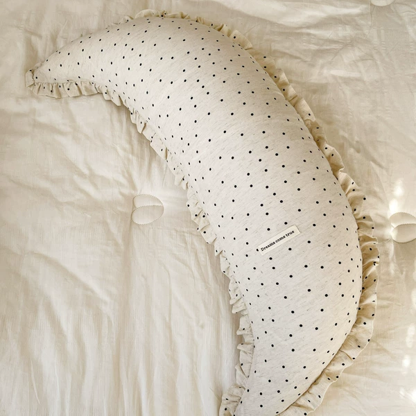 No. 009 cotton and linen crescent pillow