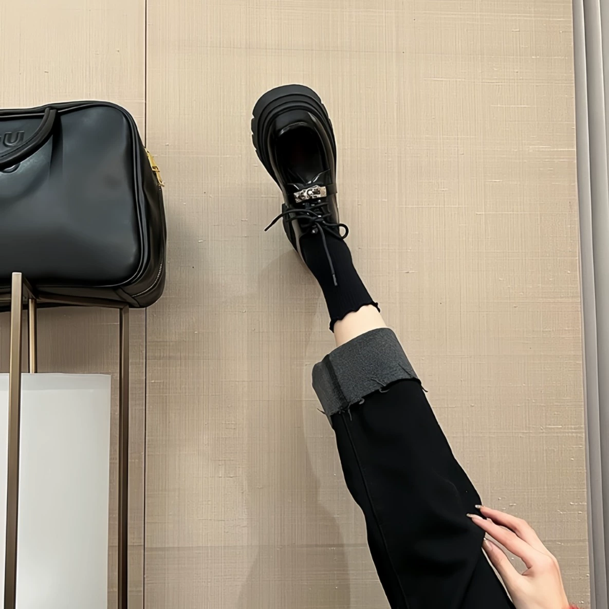 Коровья кожа версия ~ Маленькие кожаные туфли на толстой подошве женский 2024 новый замок шнуровка в британском стиле