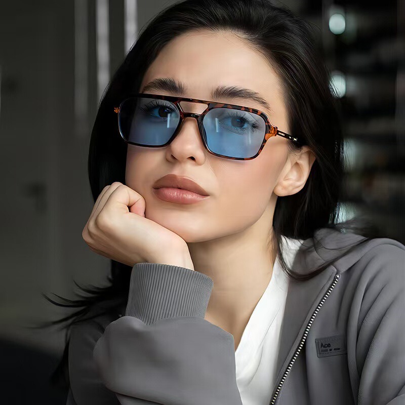 New Double Bridge Square Frame Sunglasses European and American Trendy Metal Foot Sunglasses for Women Retro Literary Hong Kong Style Aviator Glasses