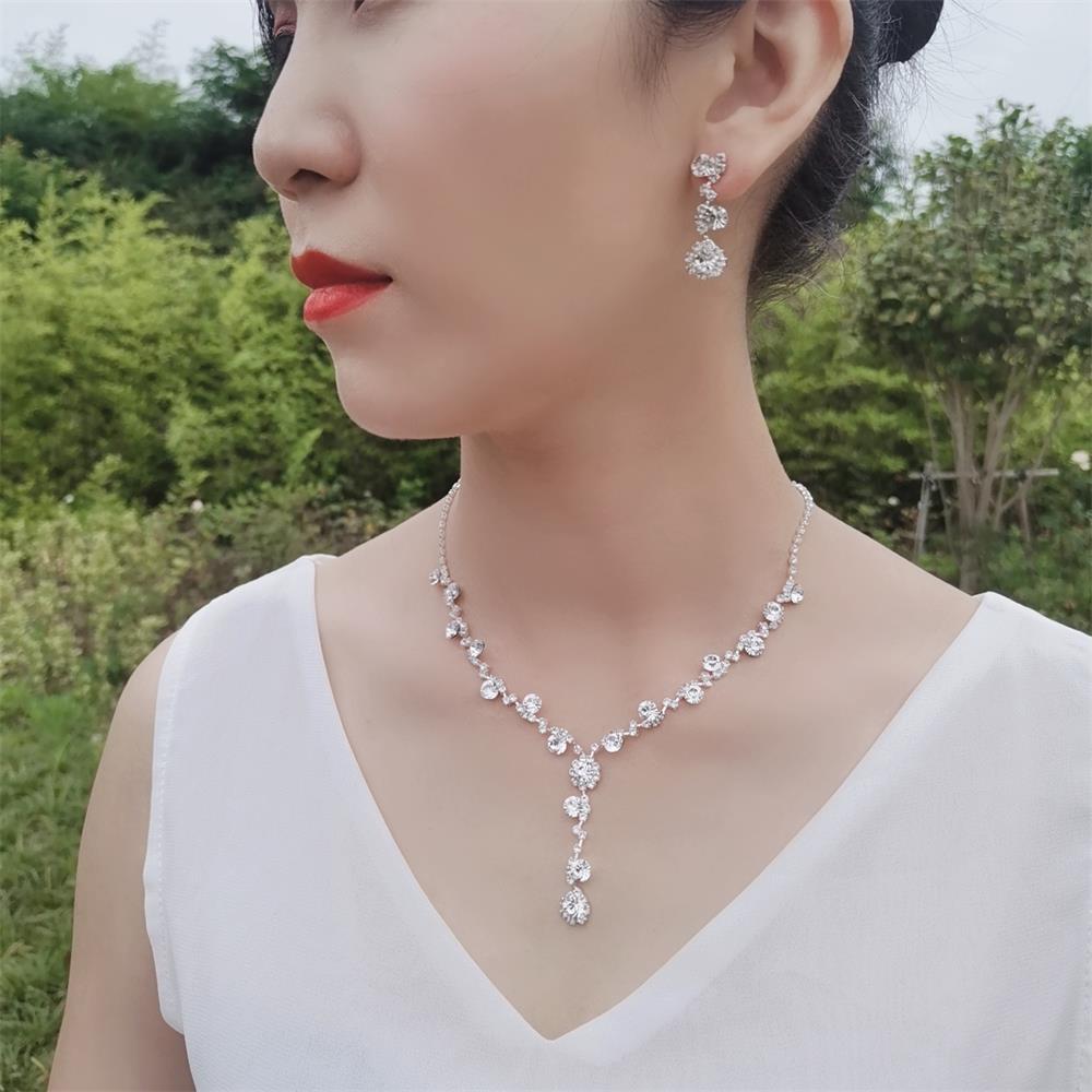 2021 joyas nuevo brillante con incrustaciones de diamantes completos para mujeres suministros de boda collar de joyas pendientes pulsera conjunto de tres piezas