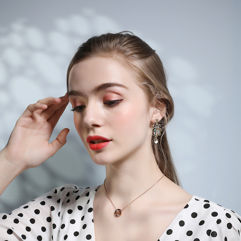 Europa y América nueva serie Animal creativo escarabajo perla diamante Pendientes de broche vintage barroco fábrica al por mayor