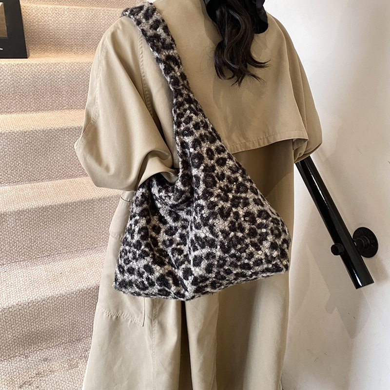 Bolsa de lana de gran capacidad para mujeres 2024 nuevo otoño e invierno casual bolso de hombro estriado multifuncional bolsa de viaje de clase