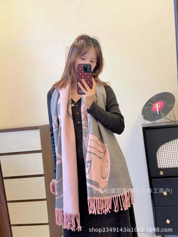 正确版本长双面仿羊绒围巾女高级感秋冬老花字母披肩加大保暖加厚|undefined