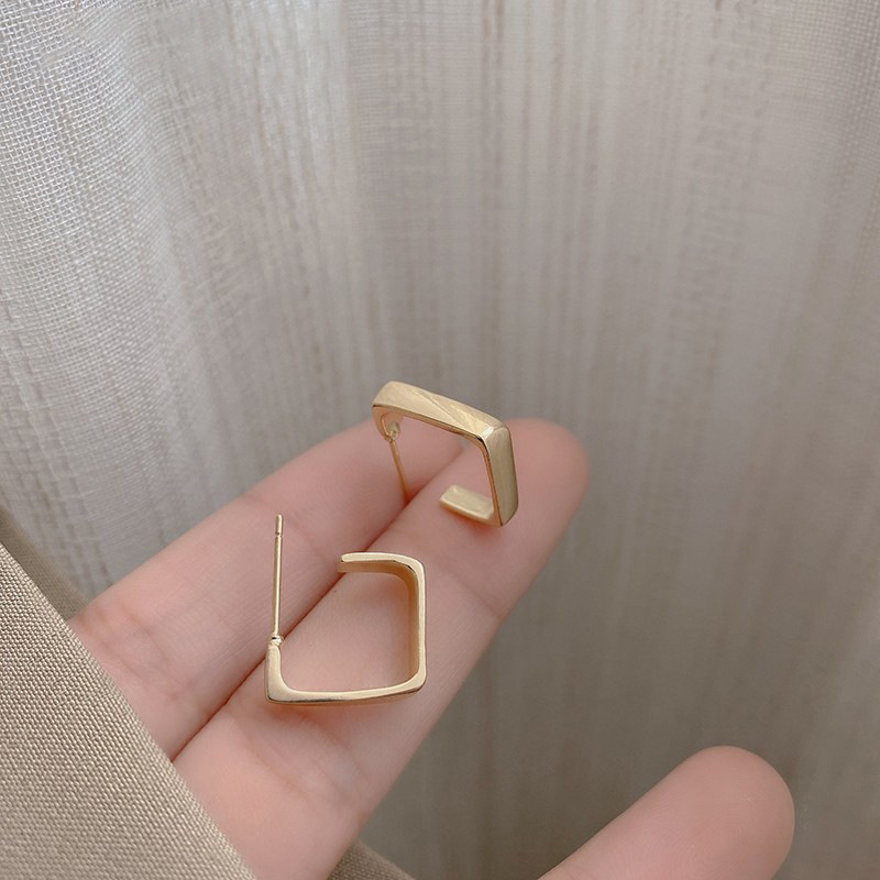 153 #-Pendientes cuadrados metálicos simples