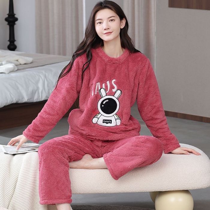 Transfronteriza mayorista otoño invierno pijama franela espesa mujer dulce dibujos animados casuales mangas largas chaqueta explosiva ropa para el hogar