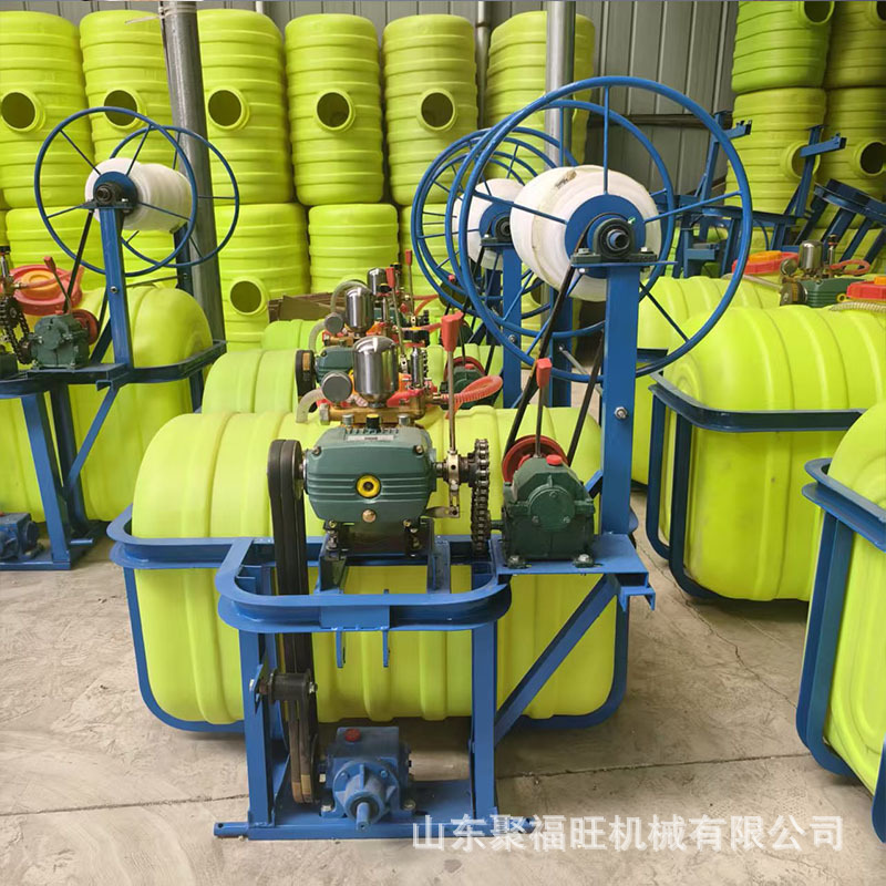 Máquina de pulverización de insecticida de maíz y trigo de cuatro ruedas, pulverización automática de tubería enrollada, pulverización de varilla de pulverización, pulverización de vegetales, algodón y soja