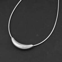 通体钛钢不掉色高级感金属风弧形弯管项链设计项圈时尚百搭配饰