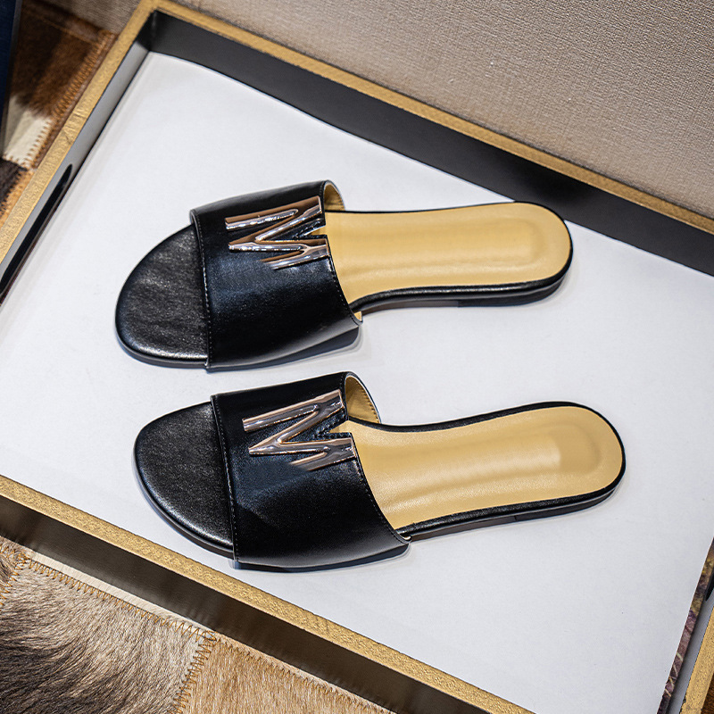 Ciabatte da donna da indossare all'esterno estate 2024 nuove infradito con lettere in metallo sandali da spiaggia commercio estero_voghion.com