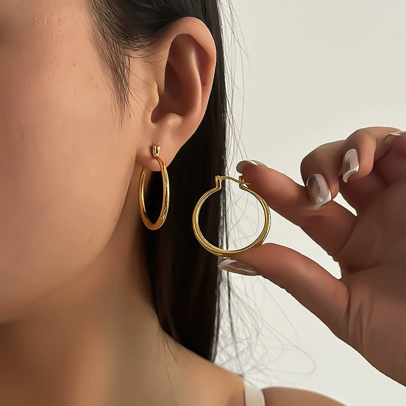 (Cross-border trading), fashionable universal glossy creative earrings, European style, simple and elegant design