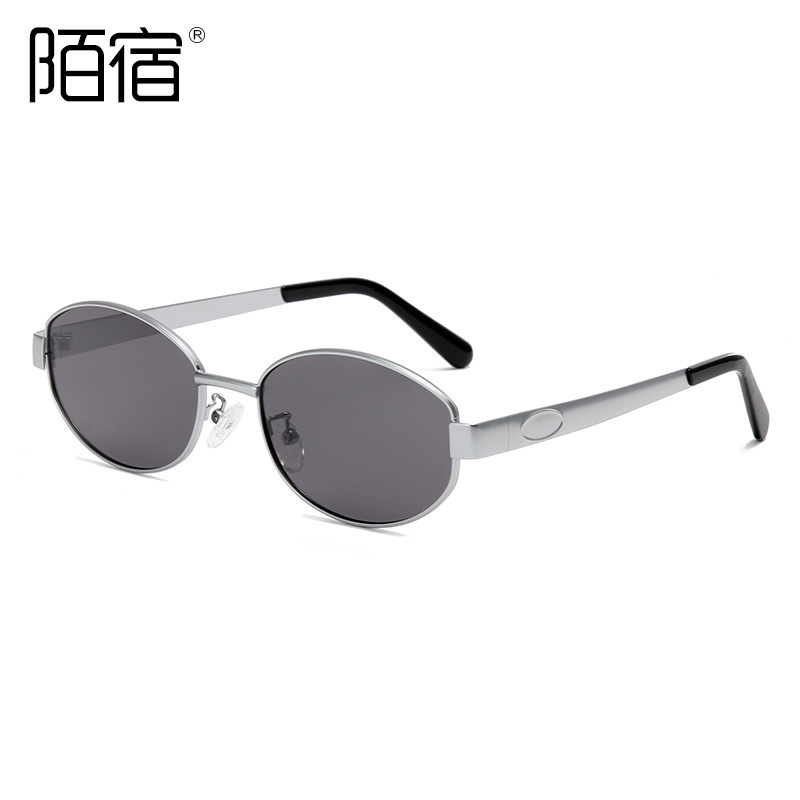 c2 실버 프레임 검정 및 회색 필름