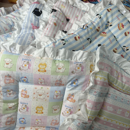 Internet-Famous Pet Dog and Cat Large and Small Lace-Edged Plush Soft Cushions Handmade Spring, Summer, and Autumn Teddy Dog Bed