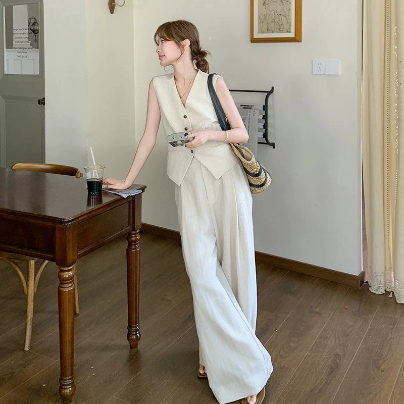 Льняной костюм в стиле «старые деньги» премиум-класса для женщин, лето 2025, новый тонкий жилет и широкие брюки, комплект из двух предметов