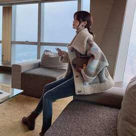 2024秋冬百搭小香风流行网红羊羔毛格子复古呢子外套红格子夹棉