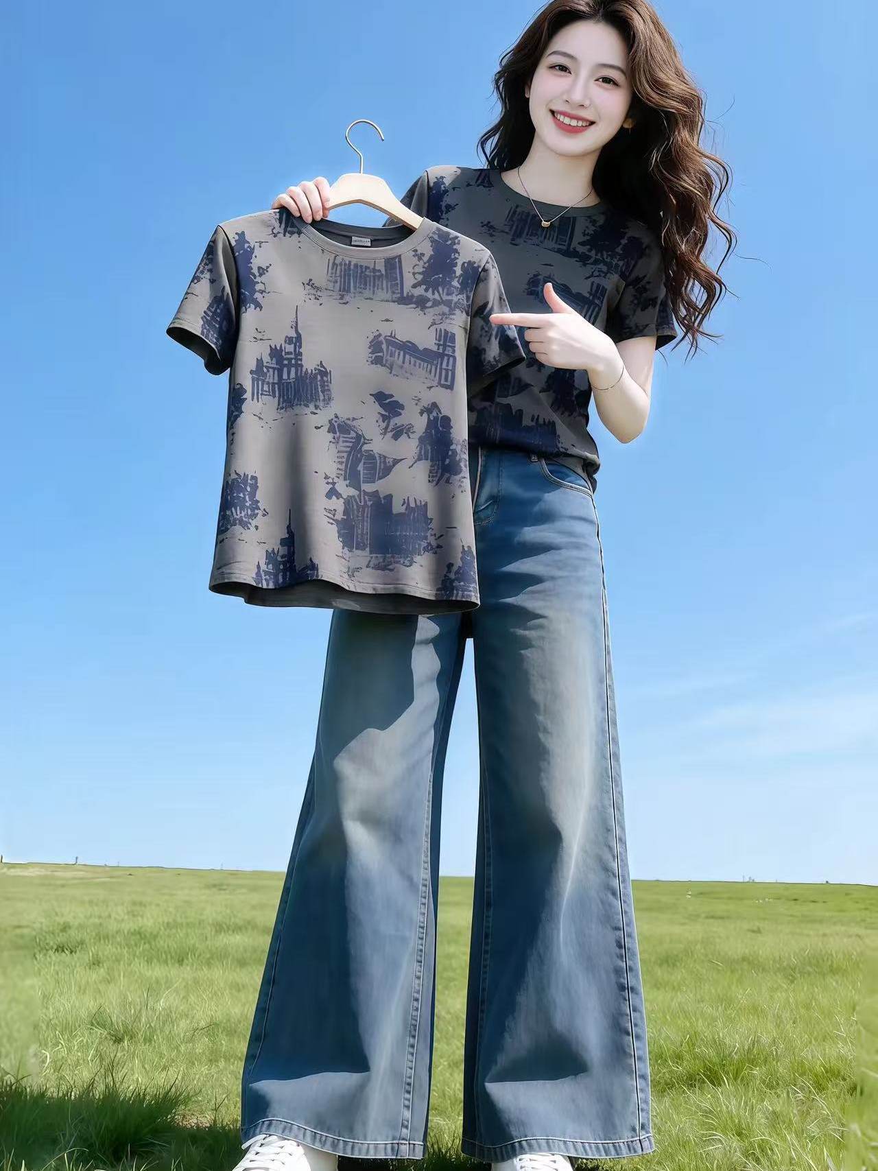 Cotton retro fashionable design T-shirt with a round collar