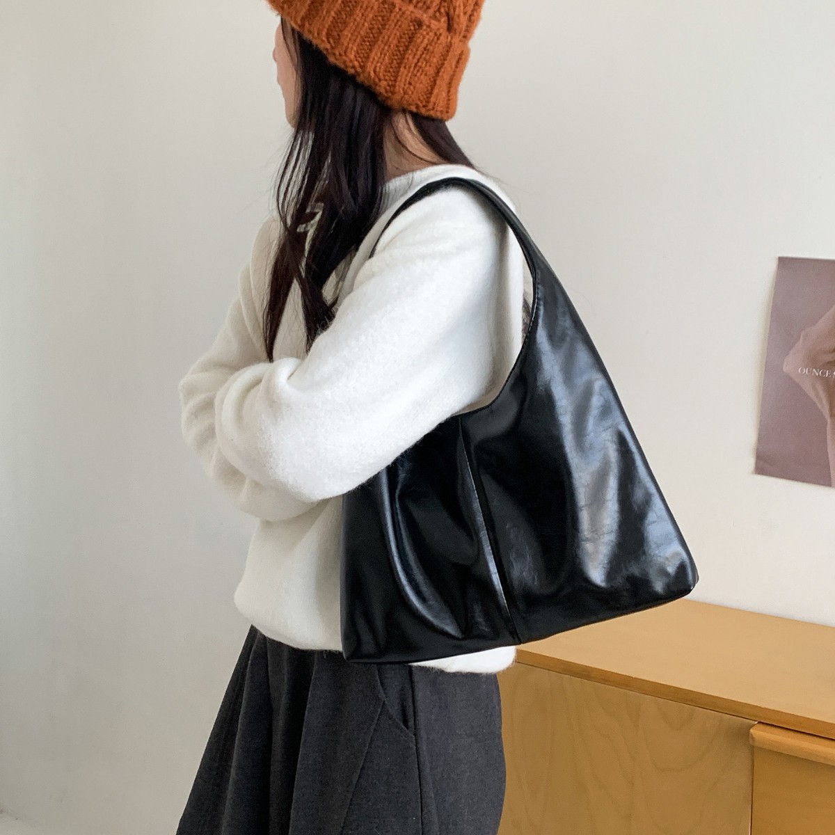 2026 New Women's Vintage Soft Leather Hobo Bag Large Capacity Handbag For Office Commuting Versatile Underarm Bag - Thumbnail 2
