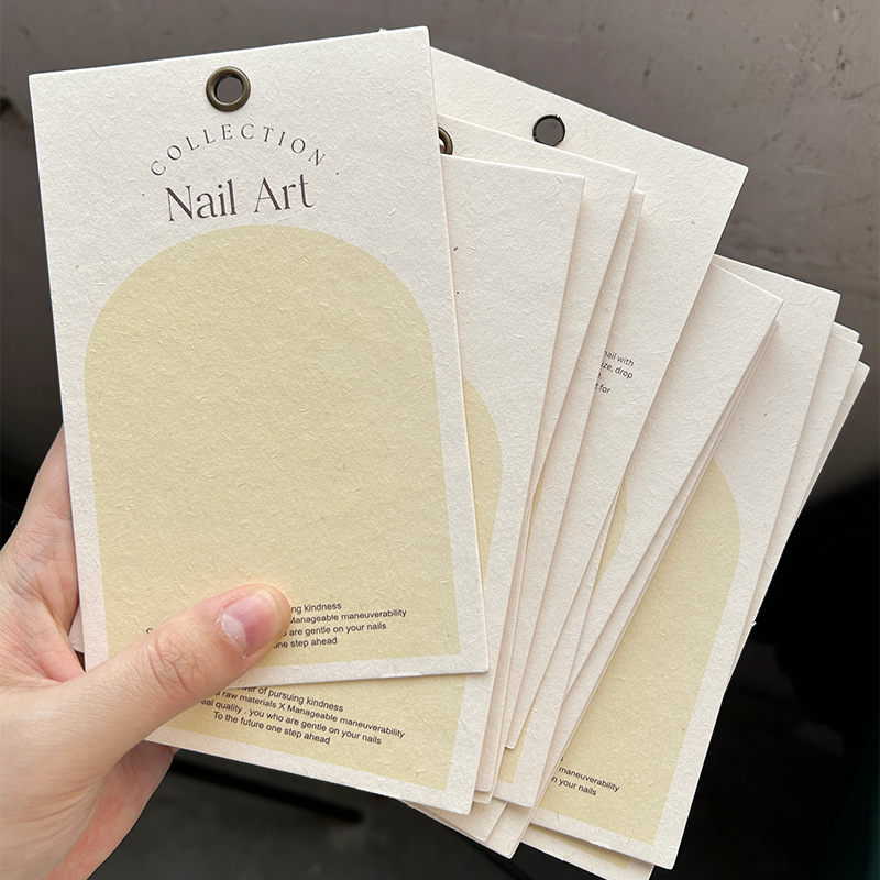 现货ins风轻奢穿戴甲展示卡纸高级美甲背景卡片包装标签logo设计