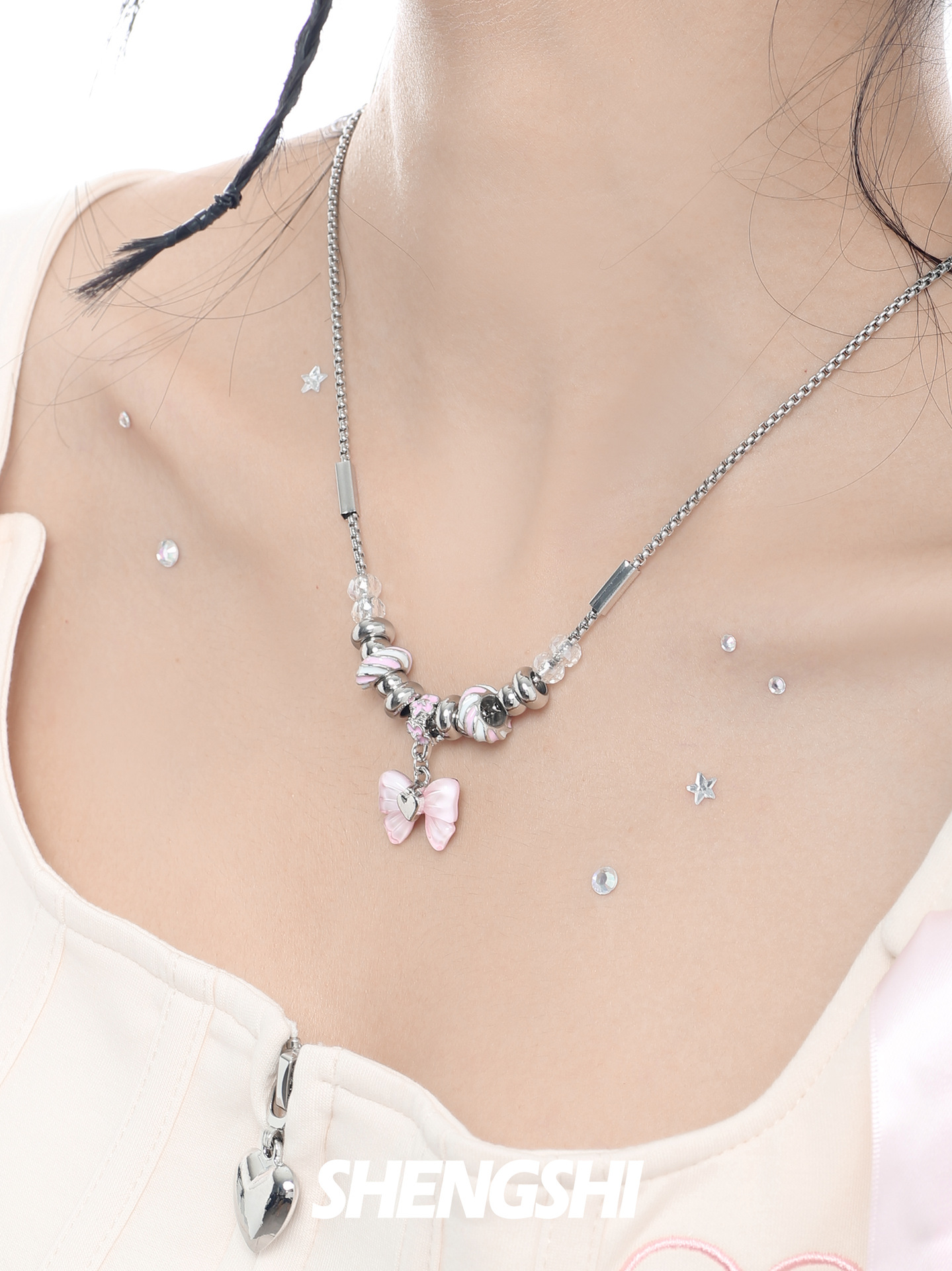 Chaîne en acier titane Dopamine Butterfly Ball Drop pour femmes, incolore et polyvalente, unique et luxueuse, bijoux personnalisés Instagram_voghion.com