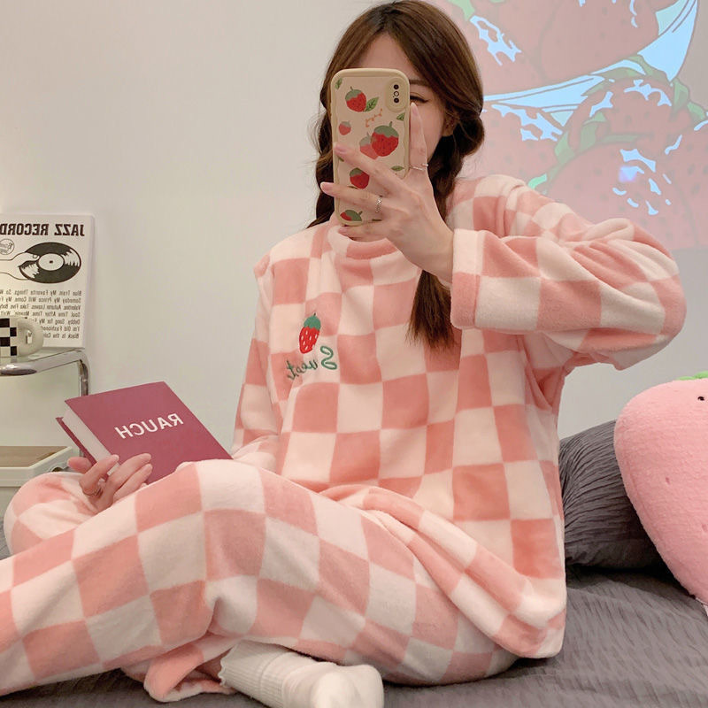 Autumn and Winter Coral Fleece Strawberry Pajamas Women's Winter Thickened fleece-lined Warm Home Clothes Flannel suit Cross-border Foreign Trade Autumn and Winter Coral Fleece Strawberry Pajamas Women's Winter Thickened fleece-lined Warm Home Clothes Flannel suit Cross-border Foreign Trade