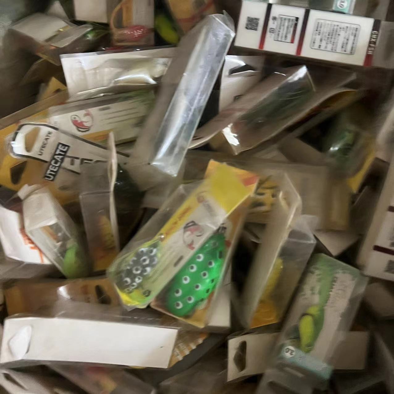 Manipulación de mercancías de cola Rana trueno grandes, medianos y pequeños colores mezclados clásico Rana lentejuelas rana no especificado estilo