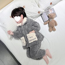 �Ӻ�ӽq�к��⴩��ͯ���b�ﶬ���Ҿӷ�ɺ���q��С������ͯ˯����