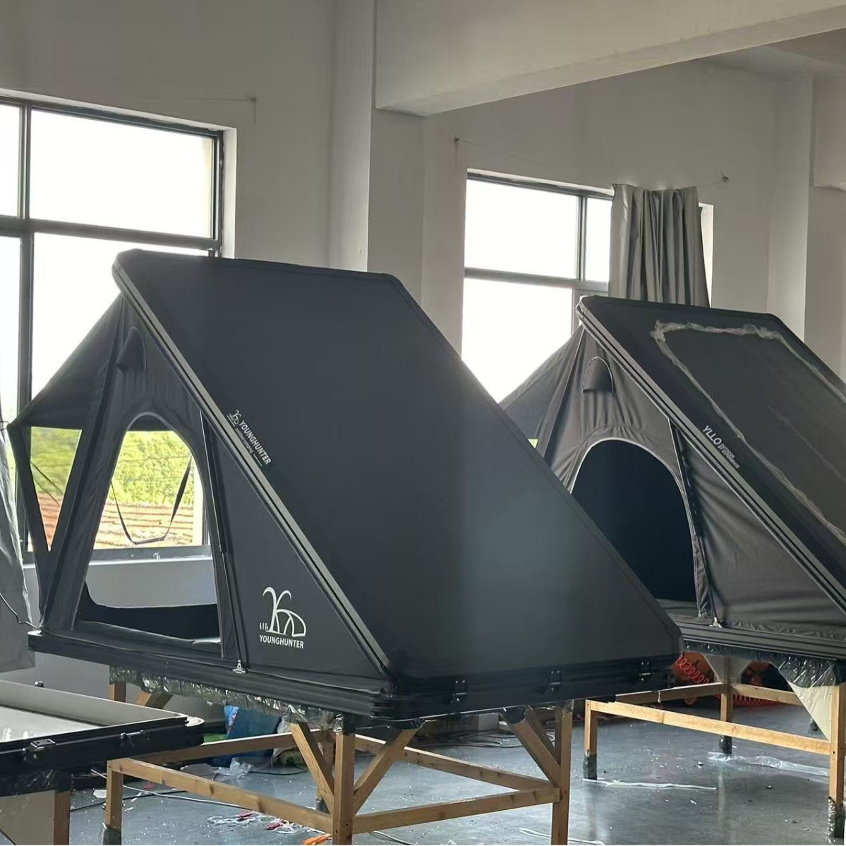 Carpa de techo triangular de aleación de aluminio sin construir carpa de techo duro de SUV de apertura rápida