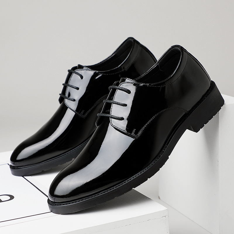 Nuevos zapatos de cuero formales de cuero brillante de charol de los hombres de negocios estilo británico dedo del pie puntiagudo banquete de boda rendimiento de cuero genuino zapatos de los hombres de moda image 2